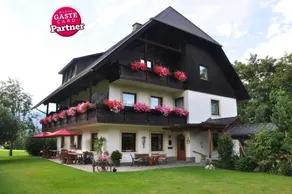 Family-oriented flat with garden & terrace | Next to the ski | Pets allowed - Image 2