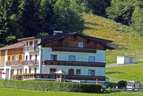 Lovely holiday home with garden, BBQ & sauna - Image 4