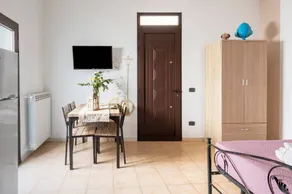 Flat with terrace - Image 3