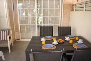 Appartement adapté aux familles avec internet haut débit et terrasse | Vue mer | Proche de la plage | Adapté au travail à distance | Avec animaux admis - Image 4