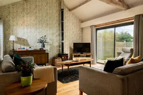 Cottage avec barbecue, terrasse et piscine - Image 3