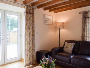 Family-oriented charming cottage with barbecue & garden - Image 5
