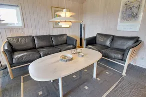 Holiday home with sauna & terrace - Image 5