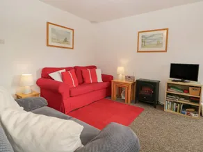 Cottage with terrace & garden - Image 4