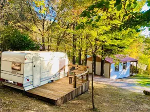 Caravan with terrace & heated pool - Image 4