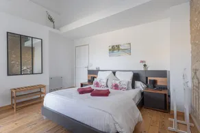 Bed and breakfast with terrace & heated pool - Image 5
