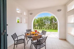 Appartamento adatto alle famiglie con terrazza e piscina - Image 2