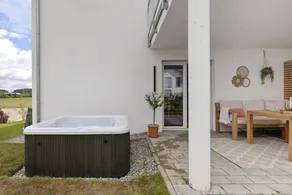 Agréable appartement de vacances adapté aux familles avec barbecue, jardin et jacuzzi | Vue jardin | Parfait pour le travail à distance | Avec animaux autorisés - Image 2