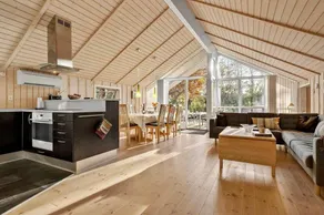 Holiday home with barbeque & hot tub - Image 3