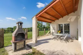 Cottage with pool, terrace & barbecue - Image 2