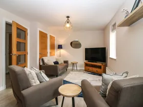 Cottage with garden - Image 3