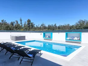 Fully equipped charming holiday home with barbecue, private pool & terrace - Image 5