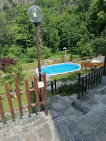 Pet-Friendly 'Mountain Chalet' with Pool - Image 4