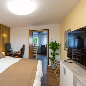 Holiday apartment with terrace & garden | Garden view - Image 4