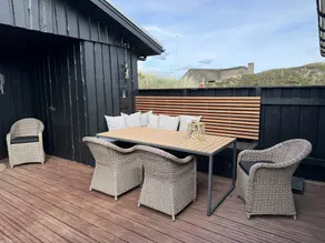 Children-friendly holiday home with terrace, garden & BBQ - Image 5