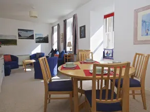 Family-friendly charming cottage - Image 3