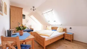 Doppelzimmer für 2 Personen (24 m²) in Burgau - Image 2