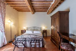 Locanda di Montisi – Castello Room Among the Hills of Montalcino - Image 5