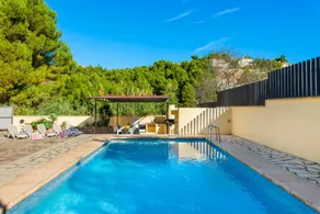 Fully equipped villa with private pool, barbecue & terrace - Image 5