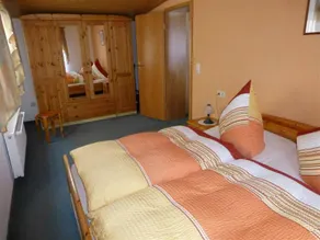Apartment with terrace - Image 2