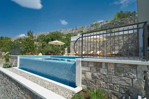 Villa totalmente equipada con jardín, barbacoa y jacuzzi | Vistas a la piscina | Acepta mascotas - Image 4