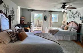 Pet Friendly Breathtaking Cottage with Hot-tub in Rainbow, California - Image 4