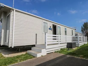 Cottage with pool & garden | Beach view - Image 2