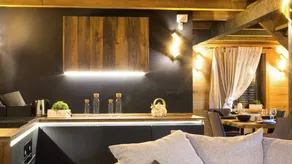 Holiday home with sauna, BBQ & garden - Image 5