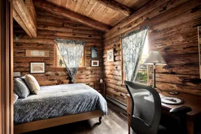 Stunning Secluded Log Cabin with River Access in Paw Paw, Maryland - Image 4