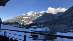 Apartment with pool, terrace & sauna | Mountain view | Close to the ski - Image 4