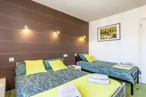 Lodge with terrace | City view - Image 4