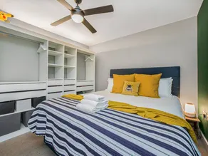 Holiday apartment with fast internet & terrace | City view | Good for workation - Image 2