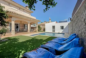 Casa vacacional totalmente equipada con piscina, barbacoa e internet de alta velocidad | Adaptada para el teletrabajo - Image 2