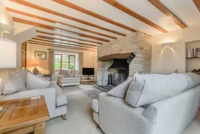 Cottage with garden, terrace & BBQ - Image 3
