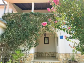 Holiday apartment with garden - Image 4