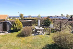 Voll ausgestattetes charmantes Ferienhaus mit Garten, Sauna und Terrasse | Wasserblick - Image 4