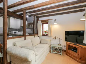 Cottage with garden - Image 4