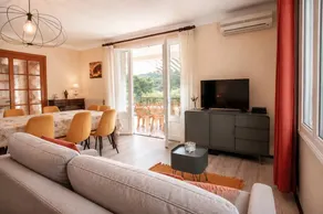 Fully equipped villa with garden, pool & terrace | Garden view | Perfect for remote work - Image 5