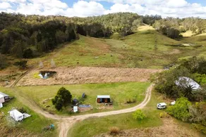 Peaceful Tiny House Retreat with Breathtaking Countryside Views in Queensland - Image 2