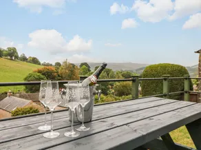 Cottage with terrace, BBQ & garden - Image 2