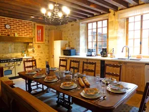 Holiday Home 'L'ancien Collège' with Private Pool, Wi-Fi and Air Conditioning - Image 5