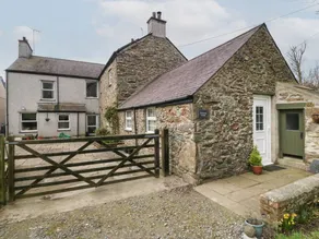 Family-oriented pleasant cottage with garden | Pets allowed - Image 2