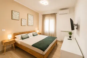 Flat with terrace & garden | Garden view - Image 3