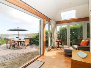 Children-friendly cottage with garden - Image 3