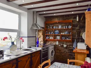Sea Breeze Cottage - Image 4