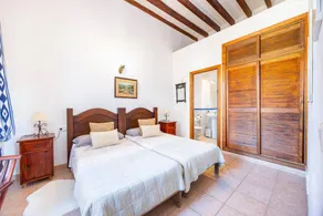 Room 'Habitación 5' with Mountain View, Shared Pool and Wi-Fi - Image 4