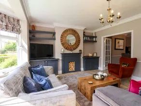 Children-friendly beautiful cottage with garden & jacuzzi | Pets are welcome - Image 4