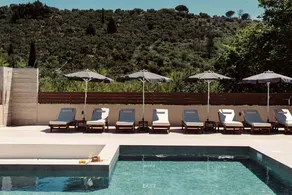 Villa with barbeque, garden & private pool - Image 2