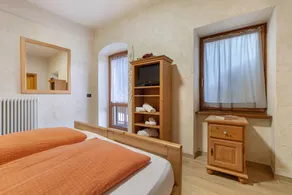 Fully equipped flat with terrace, barbeque & garden | Garden view | Dogs allowed - Image 3