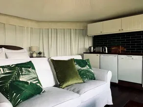 Gorgeous Safari Tent Rental for Glamping near Sydney - Image 2